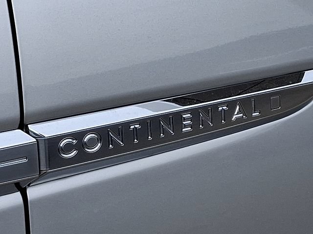 Used 2017 Lincoln Continental Select FWD image 30