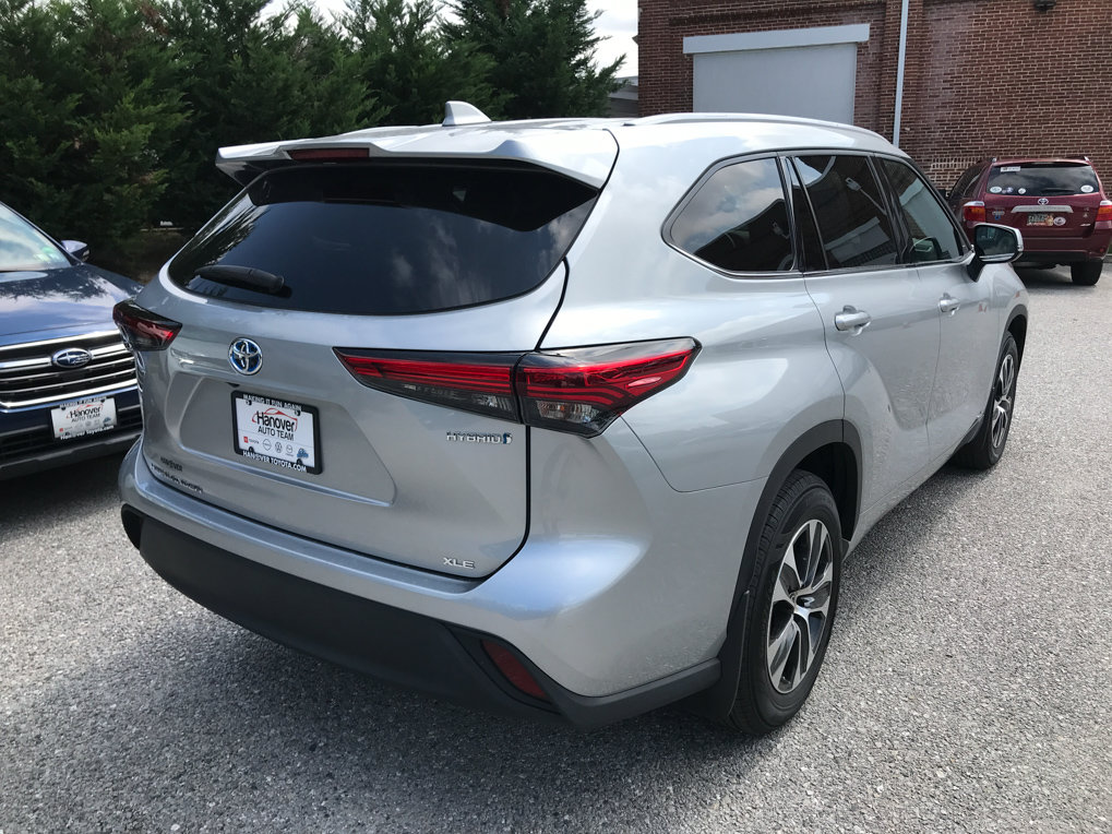 Certified 2022 Toyota Highlander XLE AWD/4WD image 8
