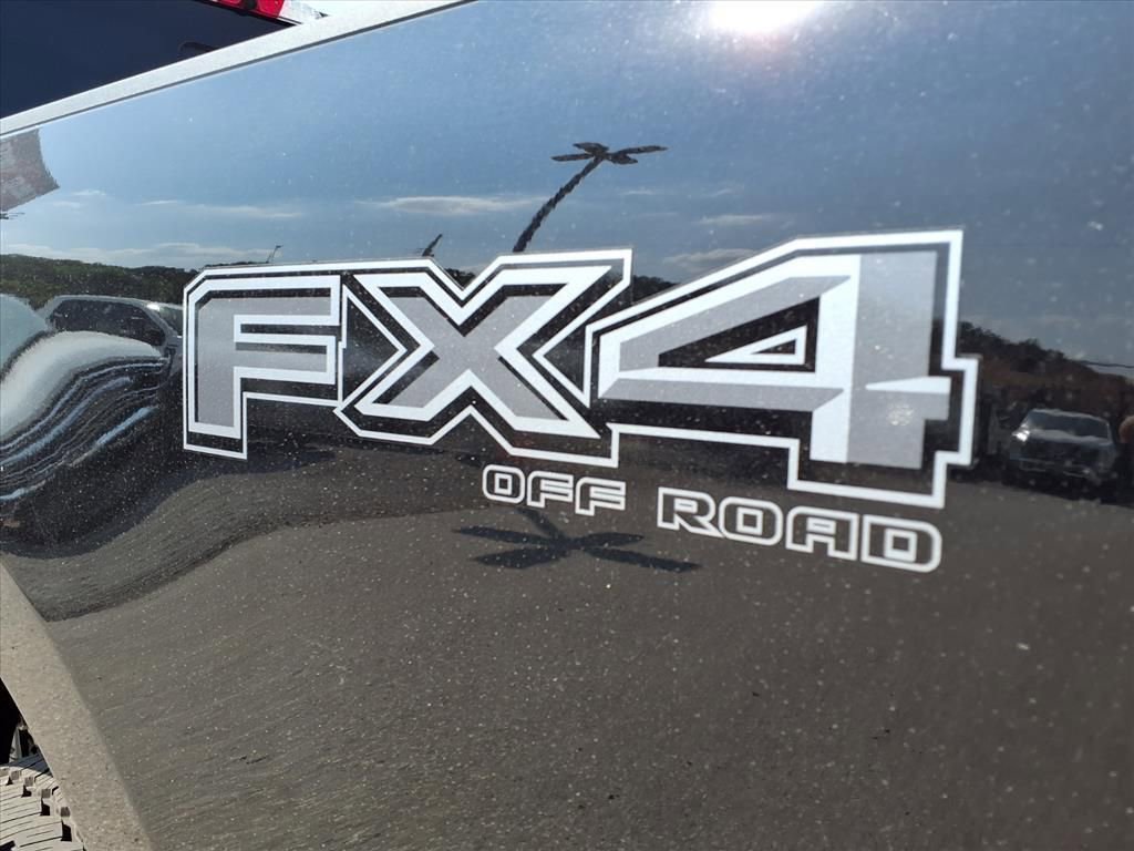 New 2026 Ford F250 Lariat w/ Black Appearance Package image 32