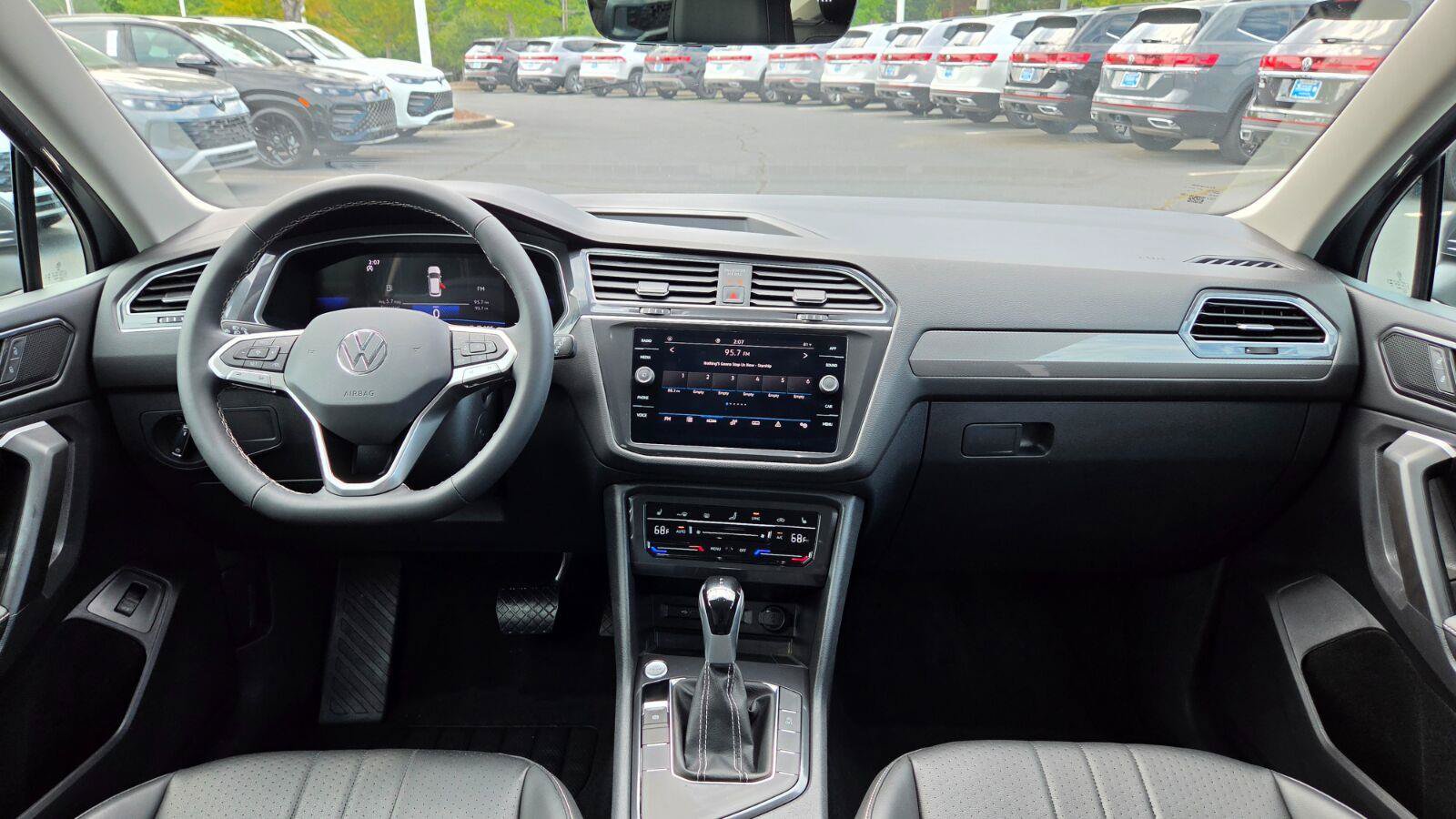 Certified 2023 Volkswagen Tiguan SE FWD image 57