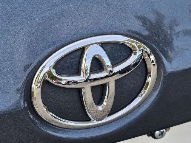 Used 2015 Toyota Corolla L FWD image 29