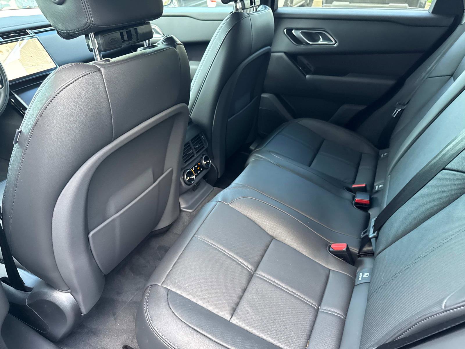 New 2026 Land Rover Range Rover Velar Dynamic SE image 15