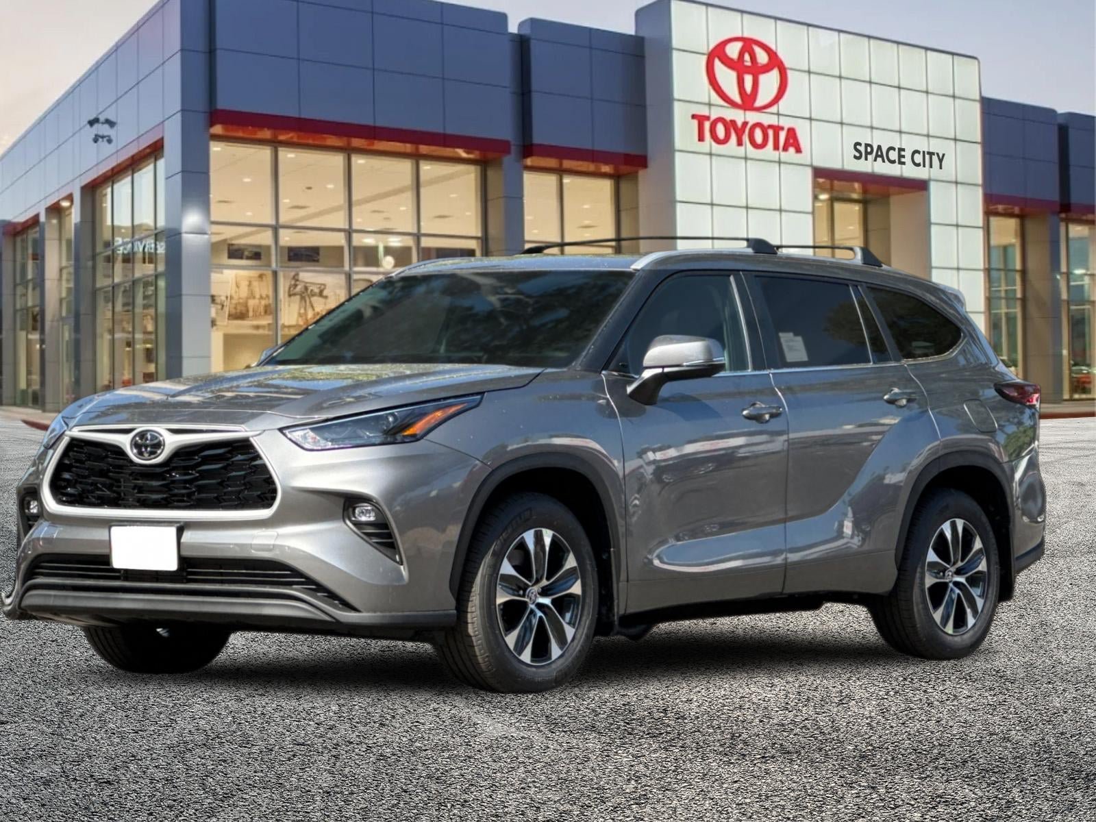 New 2026 Toyota Highlander XLE AWD/4WD image 2