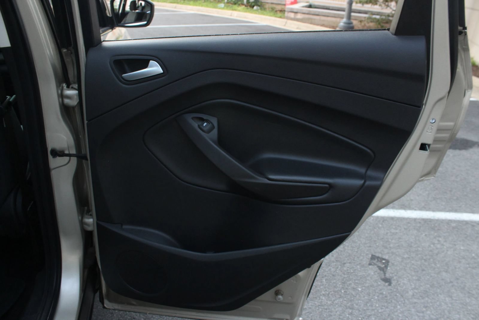 Used 2017 Ford Escape SE w/ SE Cold Weather Package FWD image 24