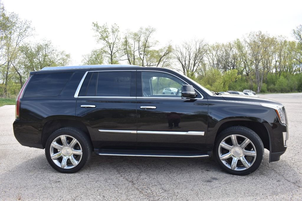 Used 2019 Cadillac Escalade Luxury AWD/4WD image 9