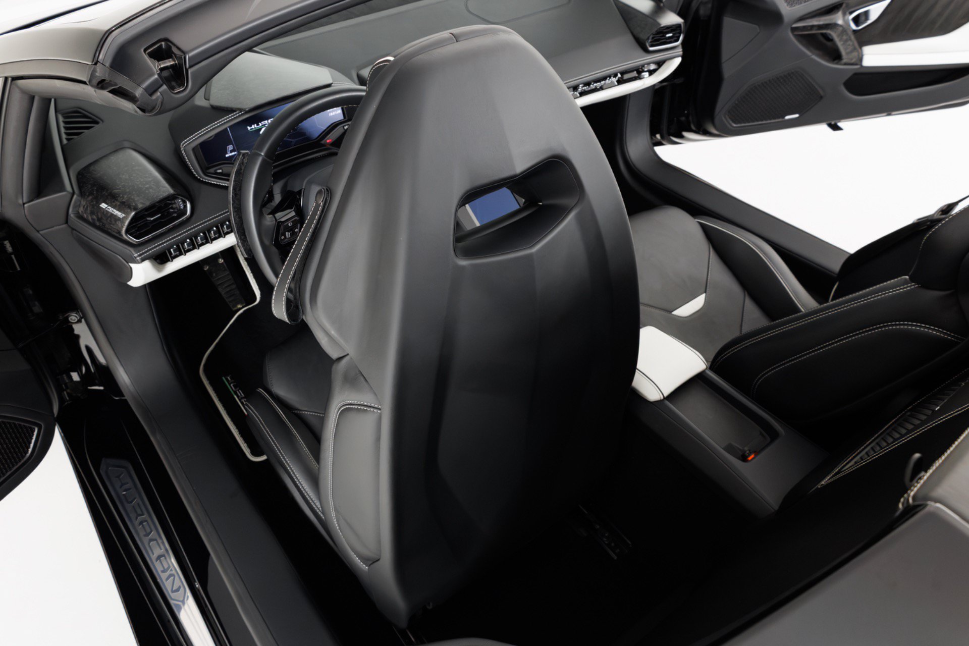 Used 2021 Lamborghini Huracan EVO RWD image 49