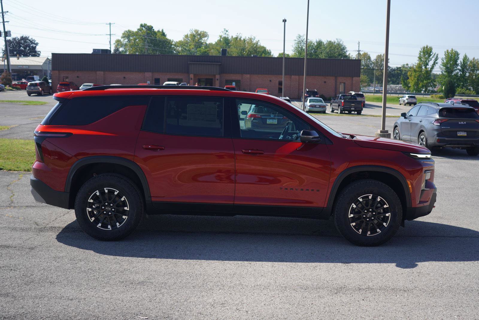 New 2026 Chevrolet Traverse Z71 w/ Enhanced Driving Package image 2