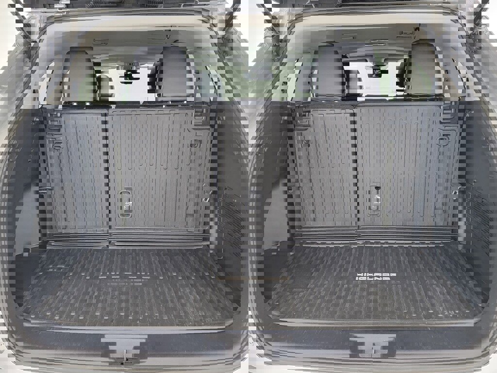 Used 2021 Toyota Highlander XLE image 32