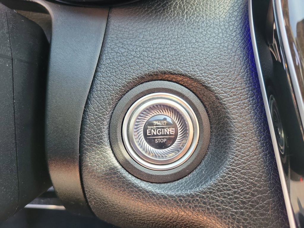 Used 2020 Mercedes-Benz C 300 Sedan image 32