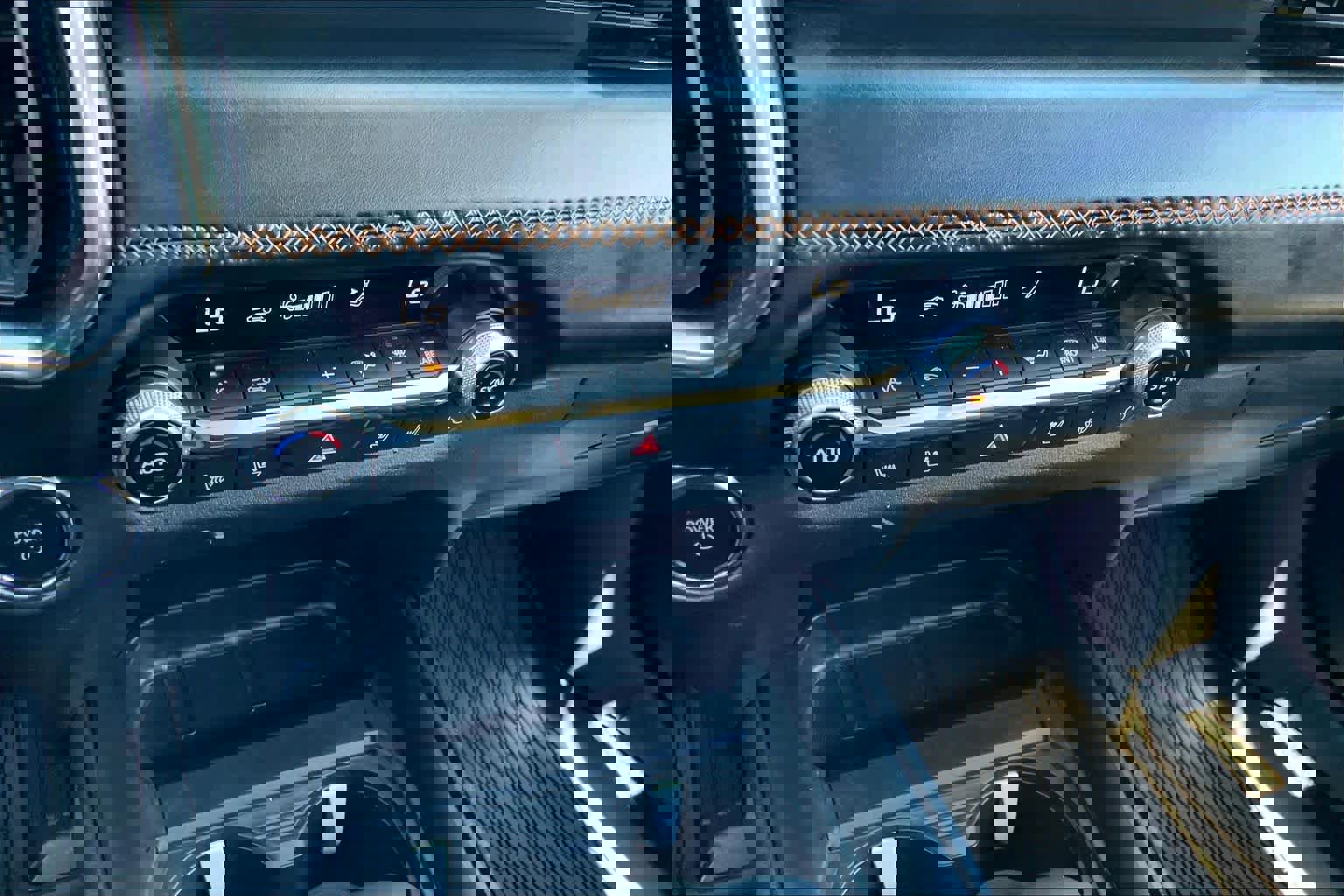 Certified 2025 MAZDA CX-50 2.5 Hybrid w/ Weather Package image 31