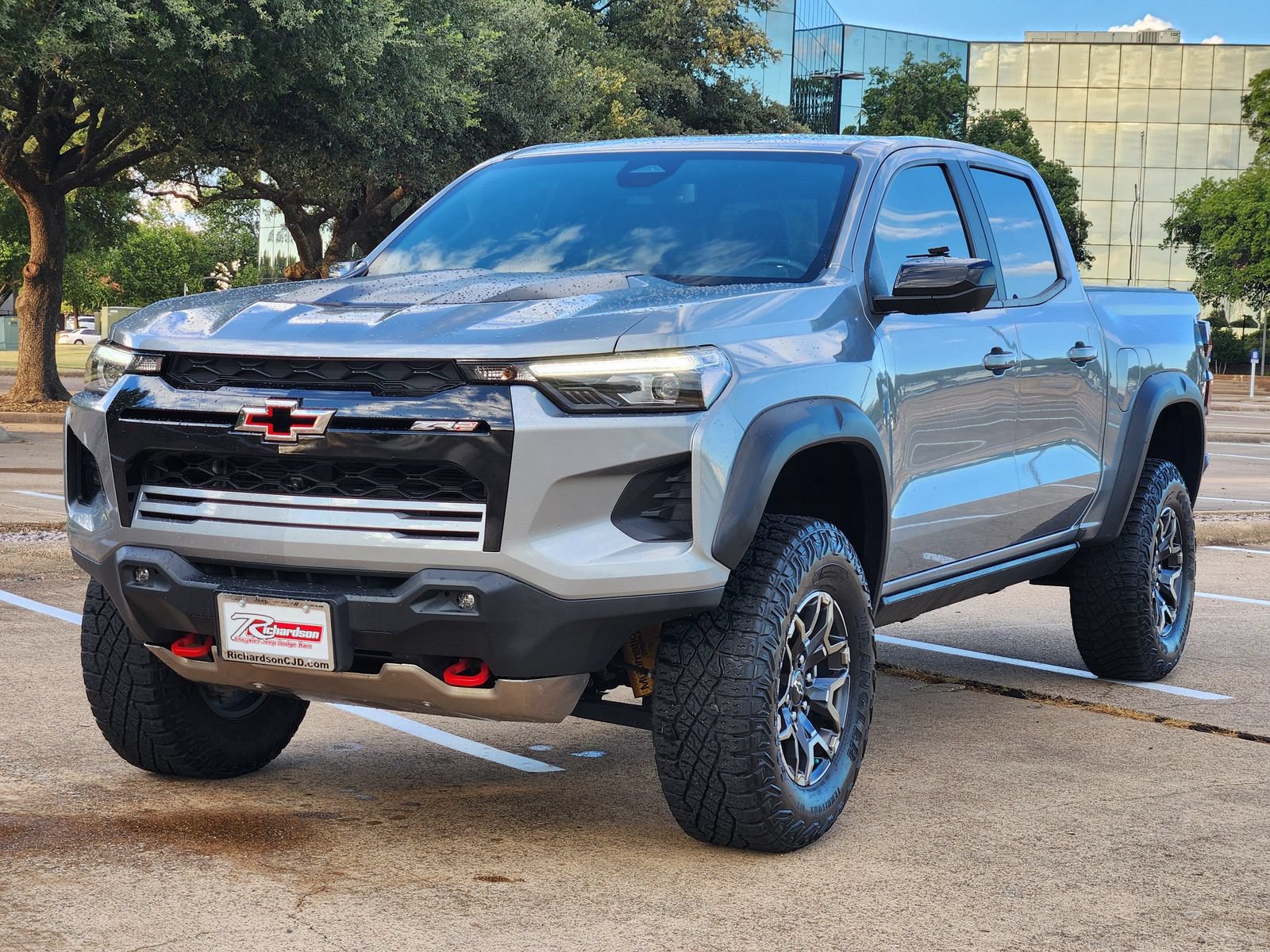 Used 2023 Chevrolet Colorado ZR2 w/ ZR2 Convenience Package III AWD/4WD image 2