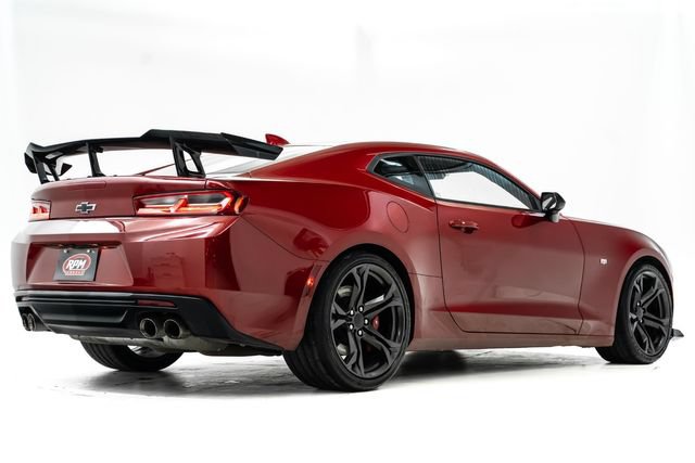 Used 2017 Chevrolet Camaro SS RWD image 5