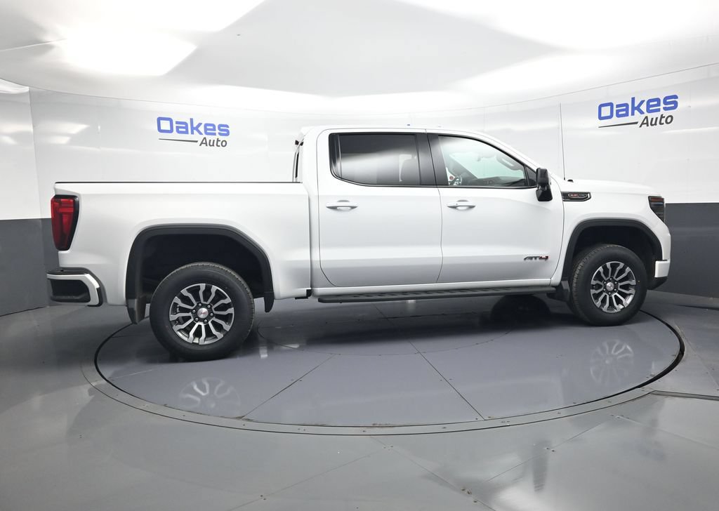 Used 2022 GMC Sierra 1500 AT4 w/ AT4 Premium Package AWD/4WD image 8
