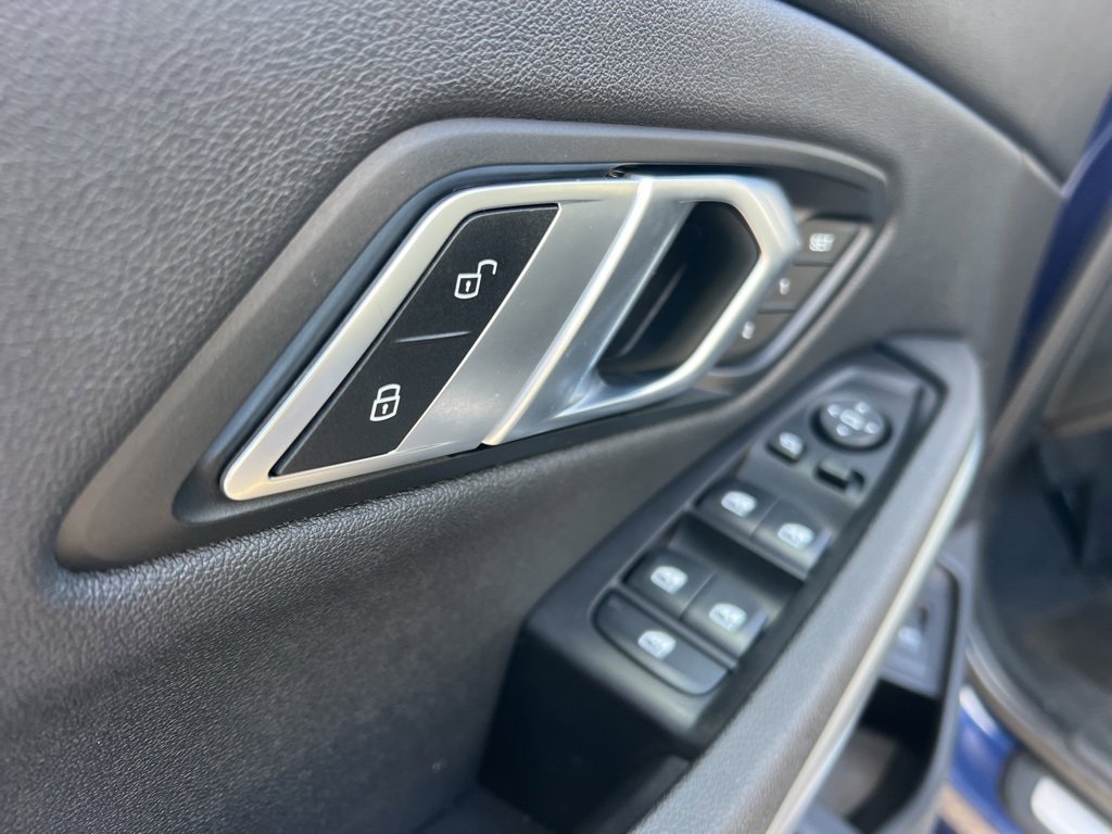 Used 2020 BMW 330i xDrive Sedan w/ Convenience Package image 11