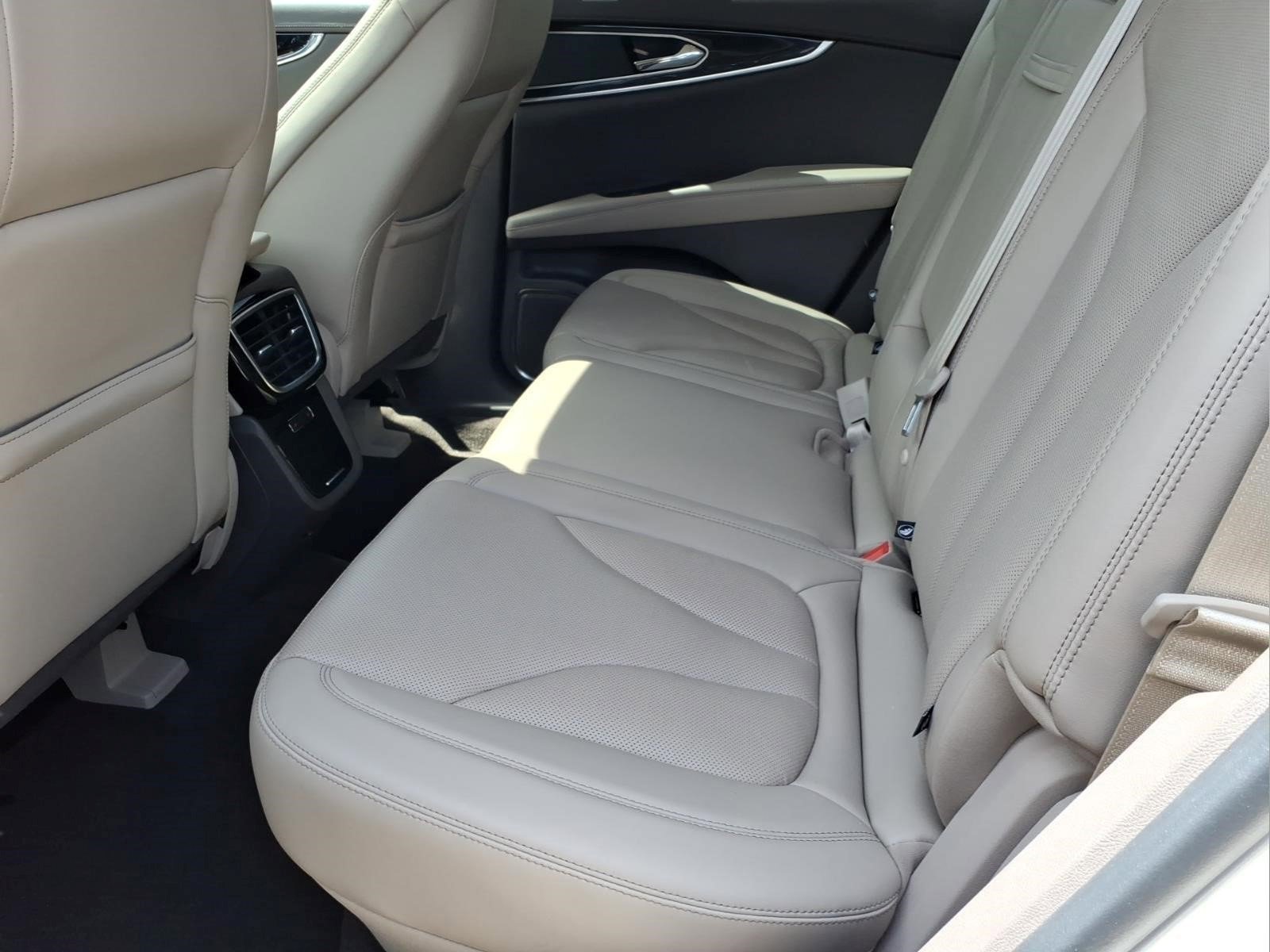 Certified 2022 Lincoln Nautilus Reserve AWD/4WD image 17