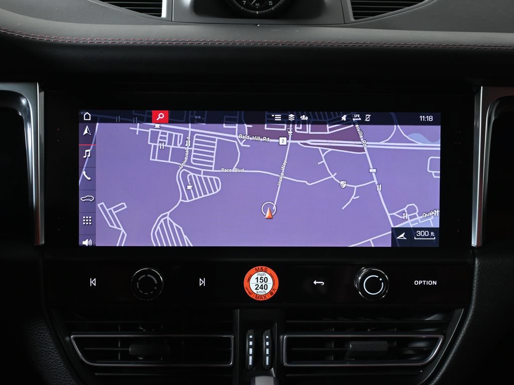 Used 2026 Porsche Macan AWD/4WD image 23