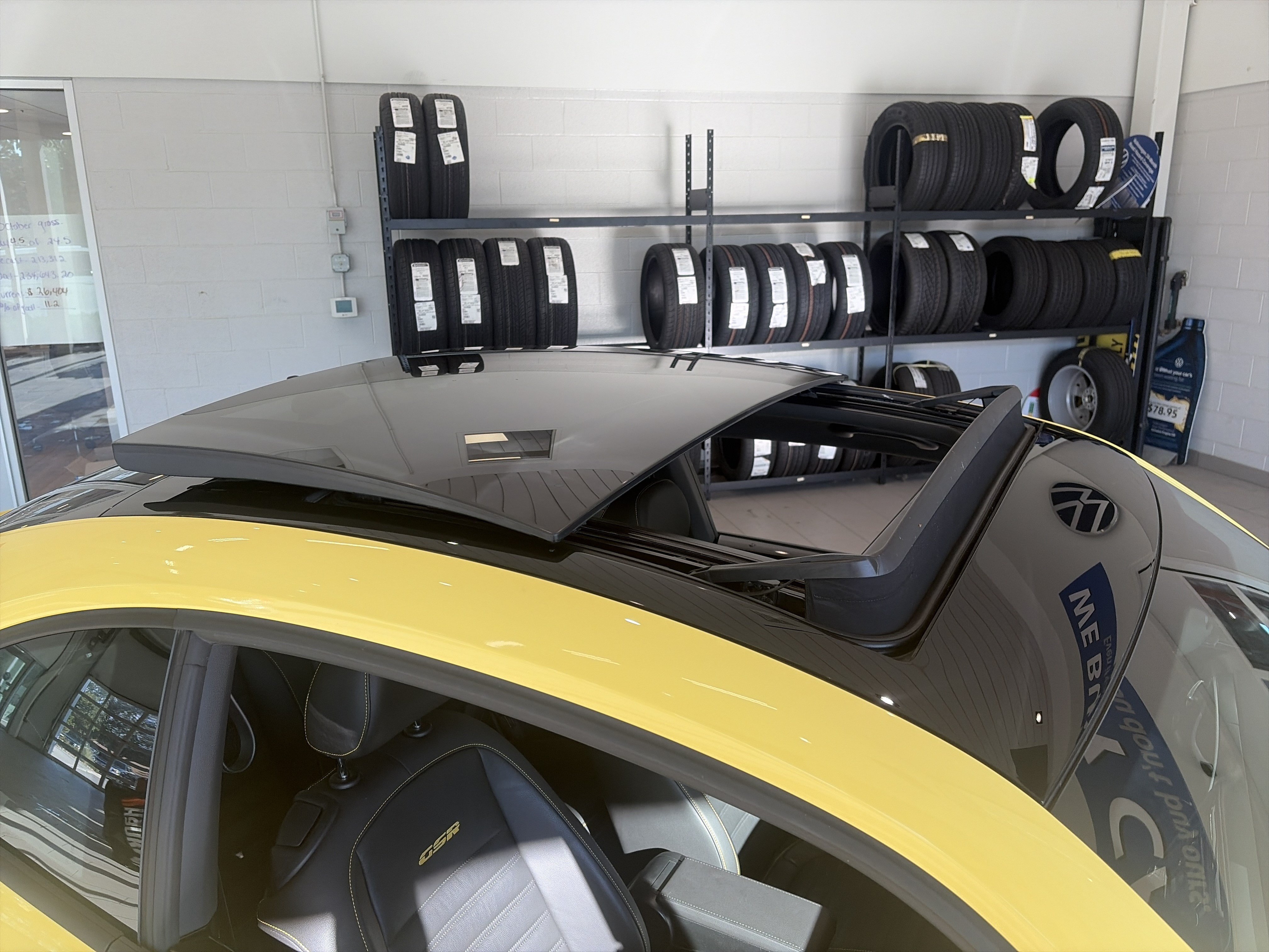 Used 2014 Volkswagen Beetle GSR FWD image 19