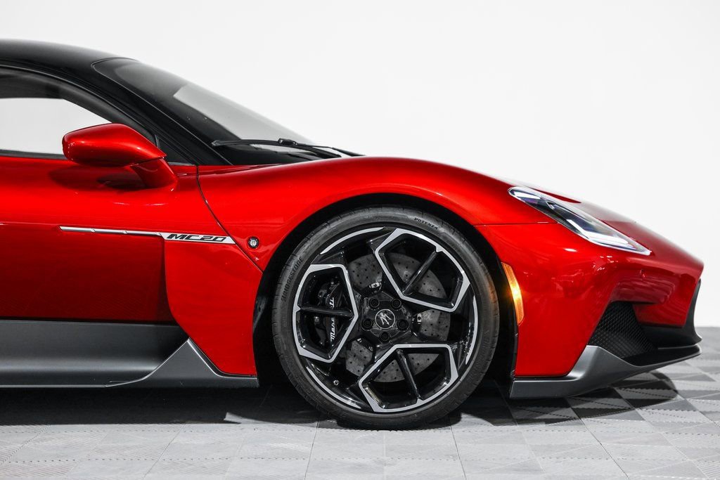Used 2022 Maserati MC20 Coupe image 3