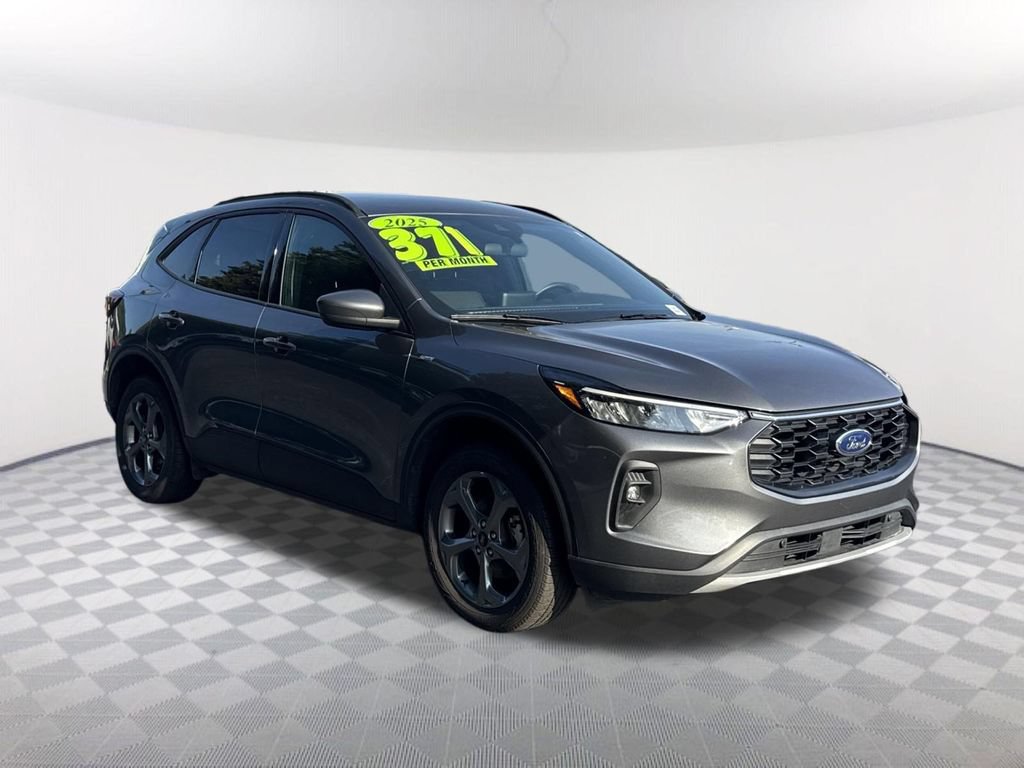 Used 2025 Ford Escape ST-Line Select AWD/4WD image 3