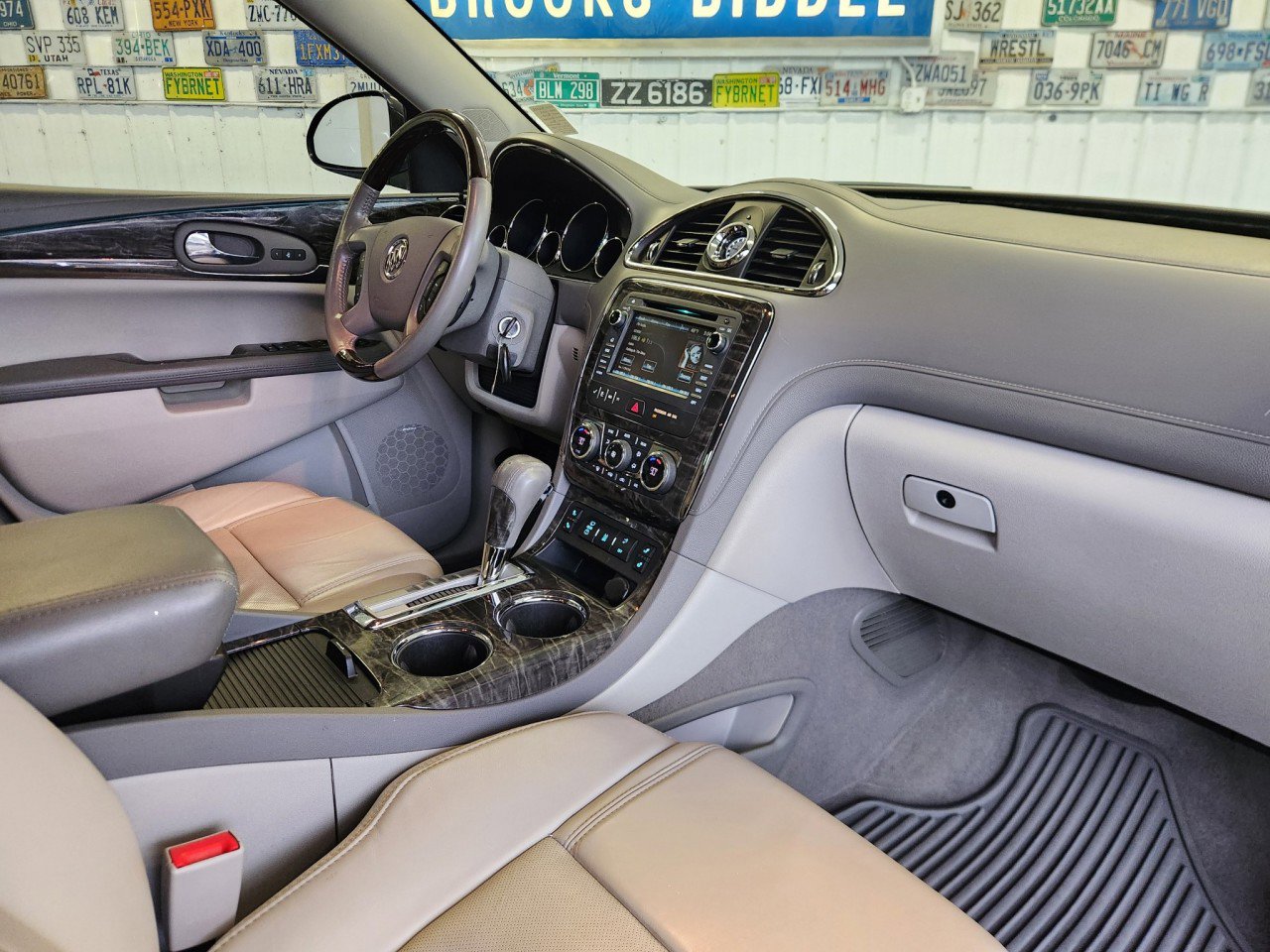 Used 2013 Buick Enclave Leather image 2