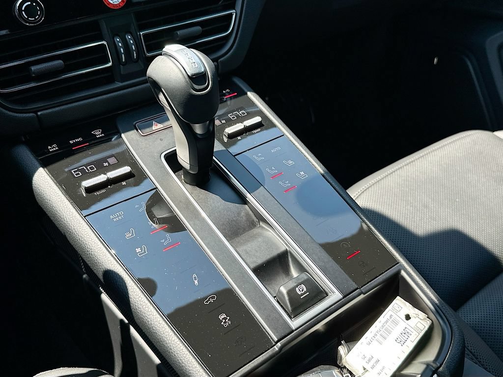 Certified 2025 Porsche Macan S AWD/4WD image 19