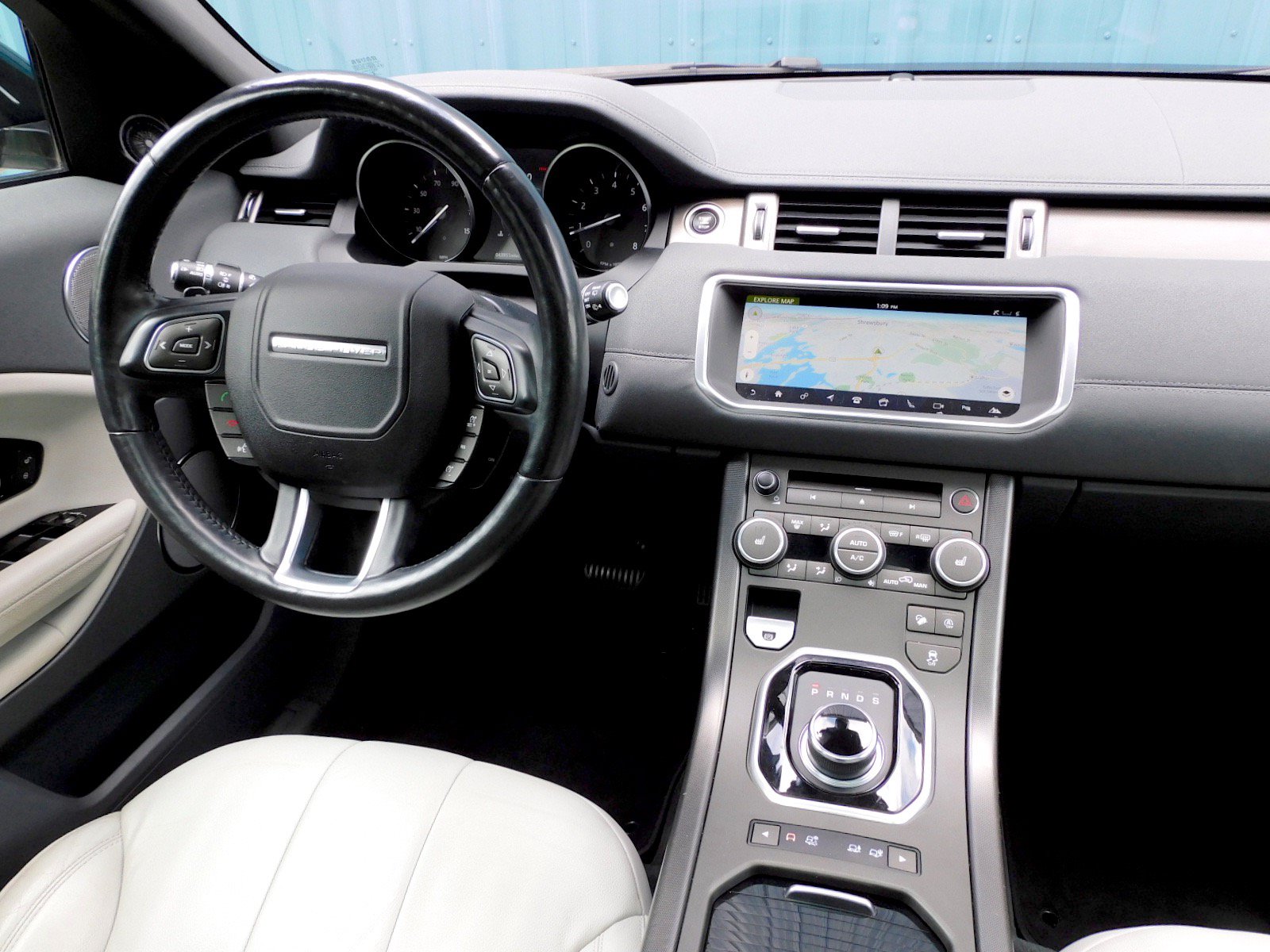 Used 2019 Land Rover Range Rover Evoque SE Premium AWD/4WD image 10