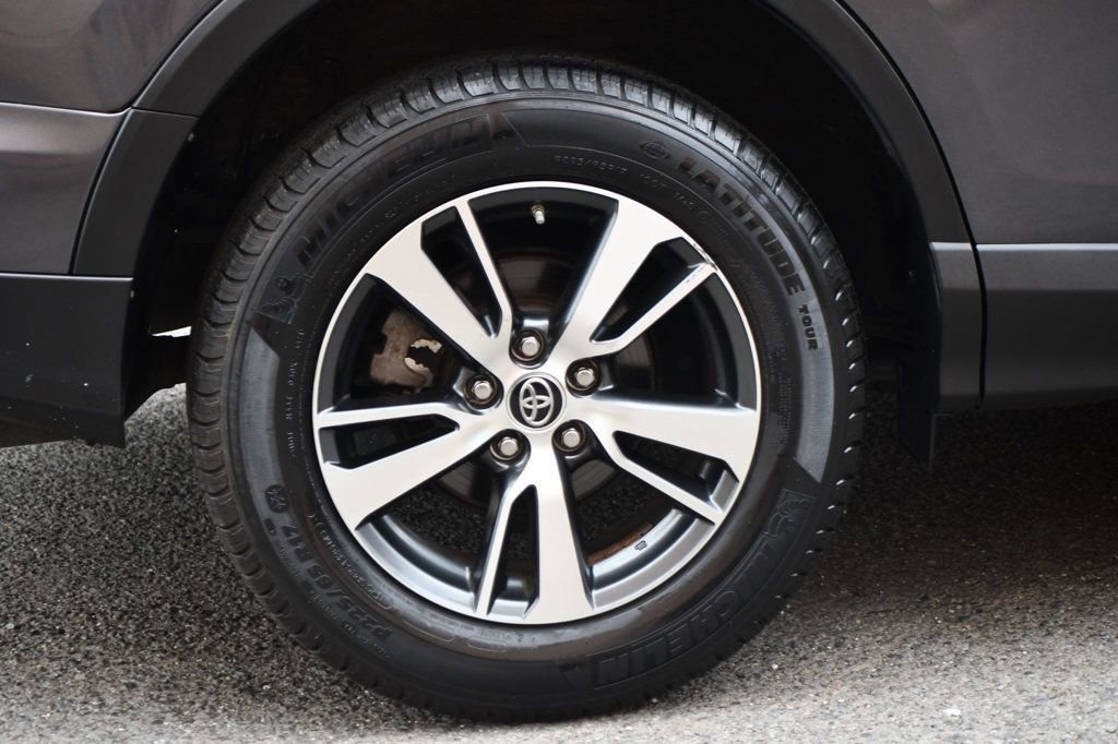 Used 2018 Toyota RAV4 XLE w/ Plus Extra Value Package image 14