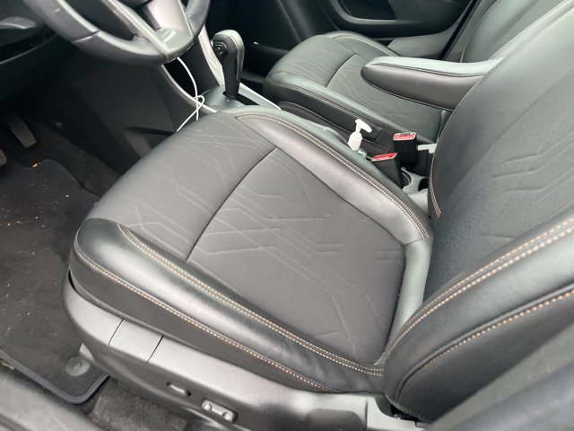 Certified 2022 Chevrolet Trax LT w/ LT Convenience Package image 4