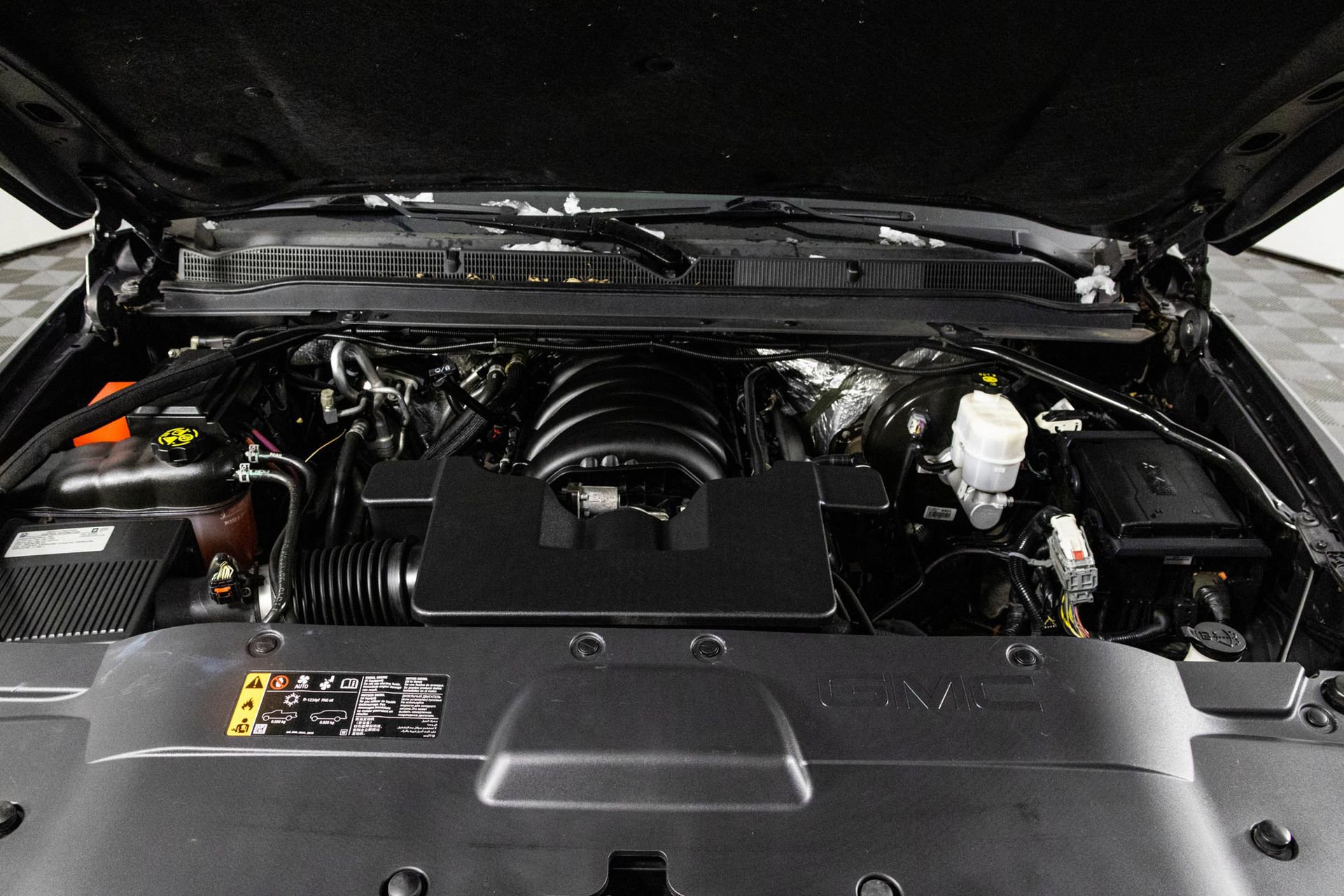 Used 2018 GMC Yukon SLE w/ SLE Value Package image 45