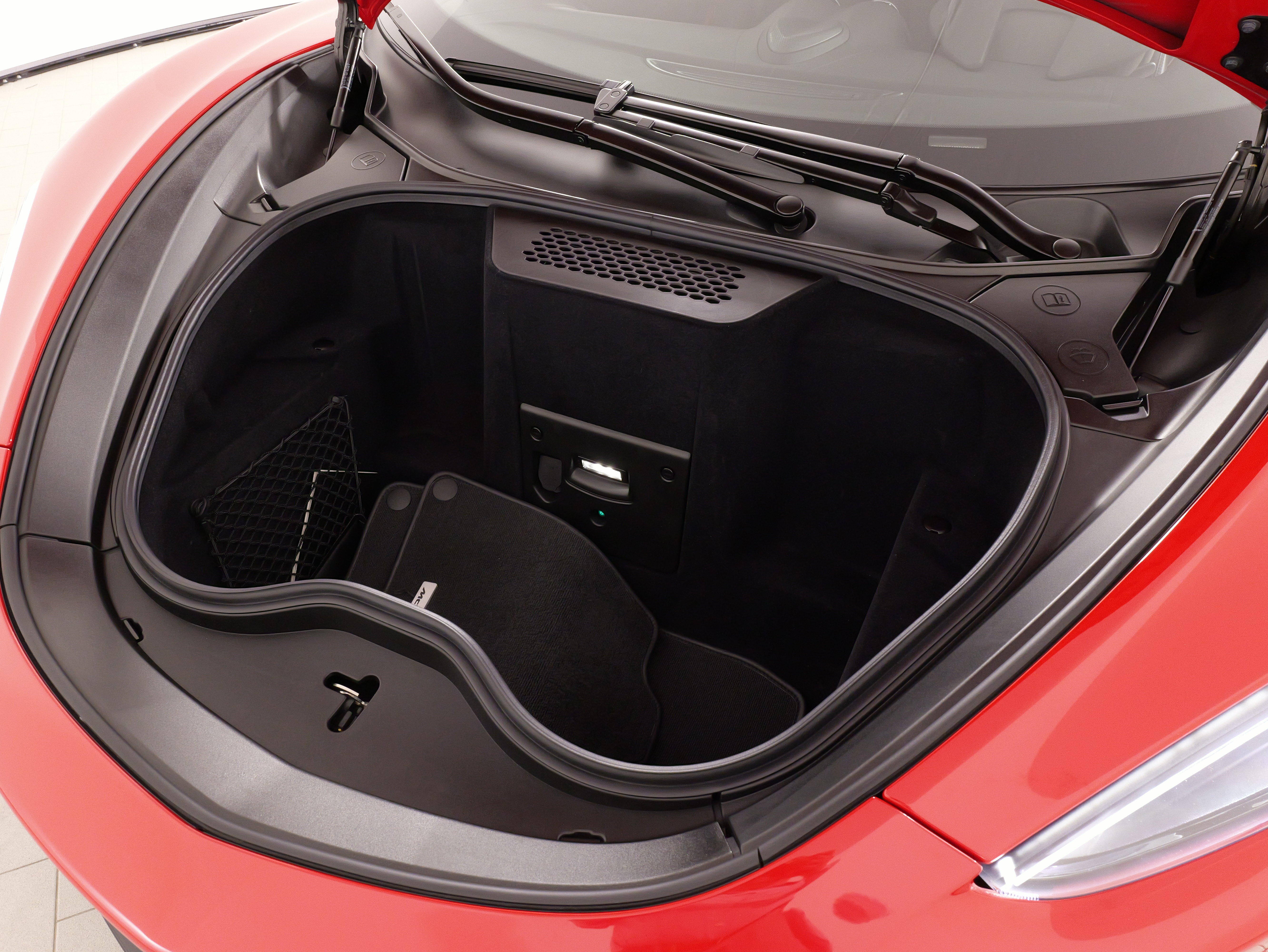 Used 2022 McLaren GT RWD image 63