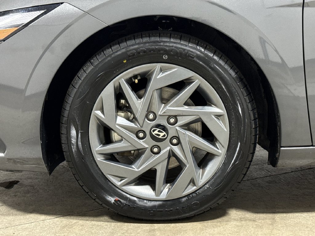 Used 2024 Hyundai Elantra SEL FWD image 27