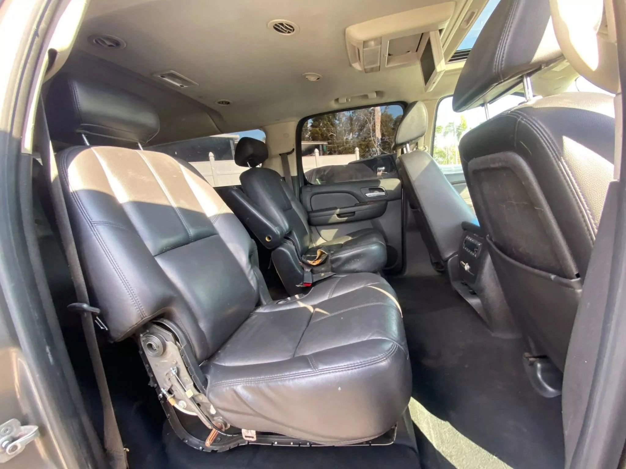 Used 2007 Chevrolet Suburban LT w/ LT Preferred Equipment Group image 10