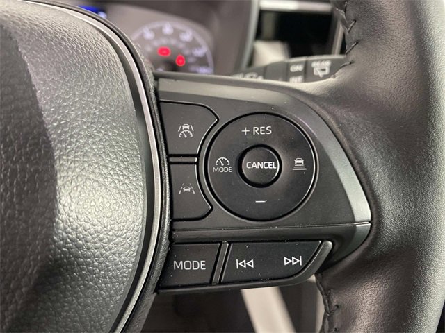 Used 2025 Toyota Corolla Cross LE image 16