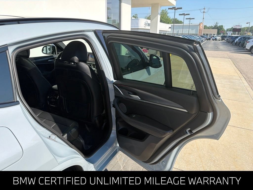 Used 2025 BMW X4 xDrive30i w/ M Sport Package AWD/4WD image 9