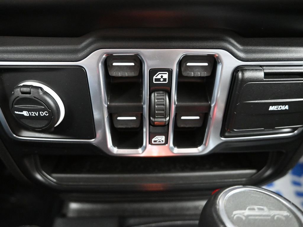 Used 2023 Jeep Gladiator Overland image 22