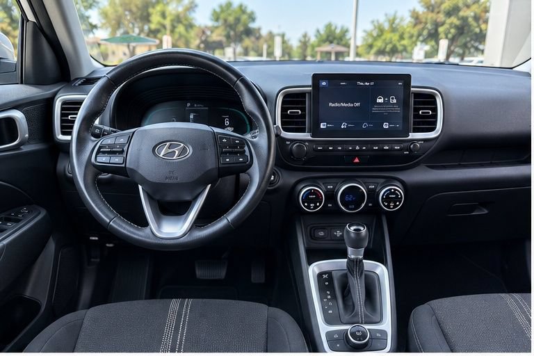 Used 2024 Hyundai Venue SEL FWD image 10