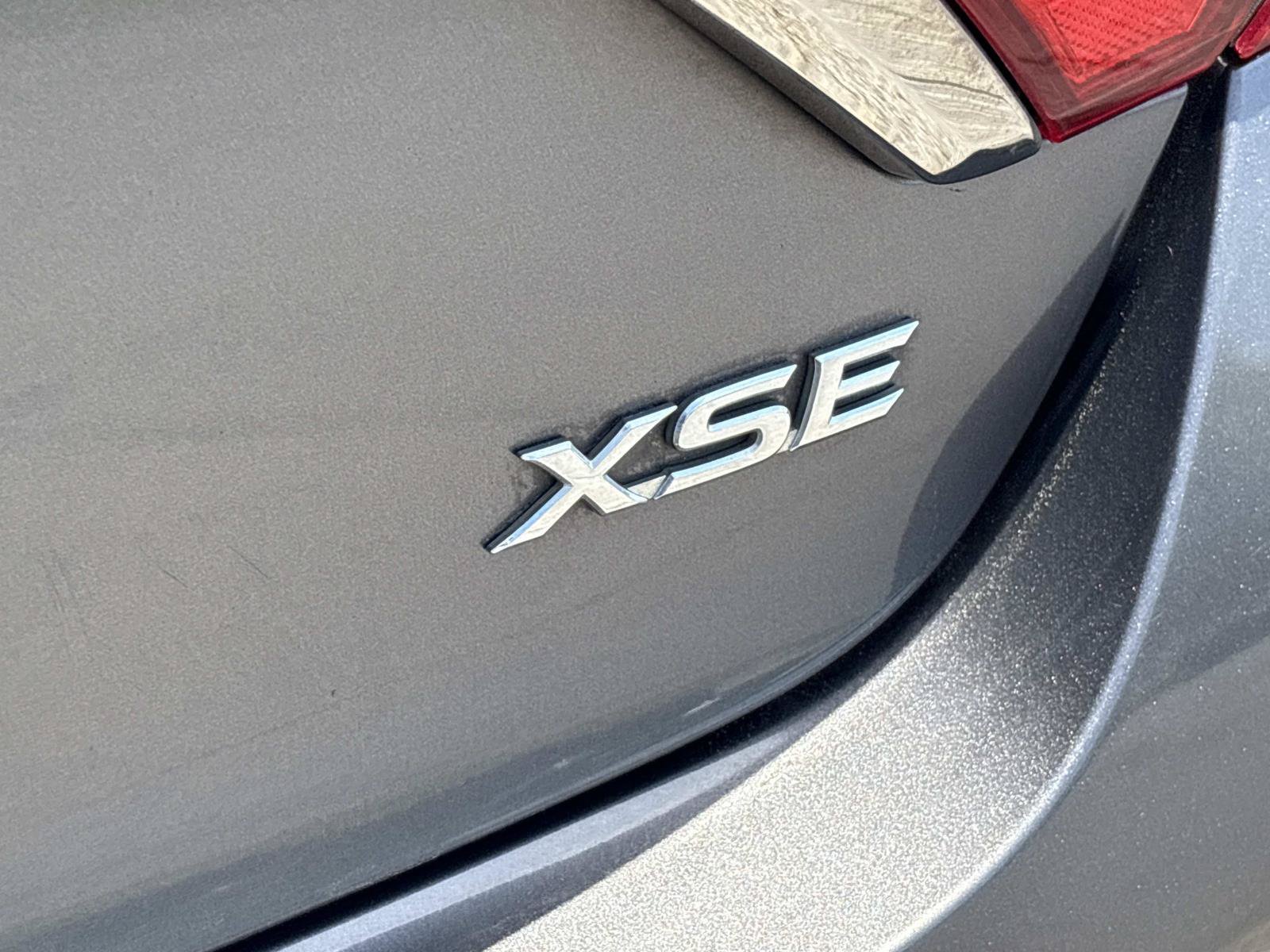 Used 2015 Toyota Camry XSE FWD image 30