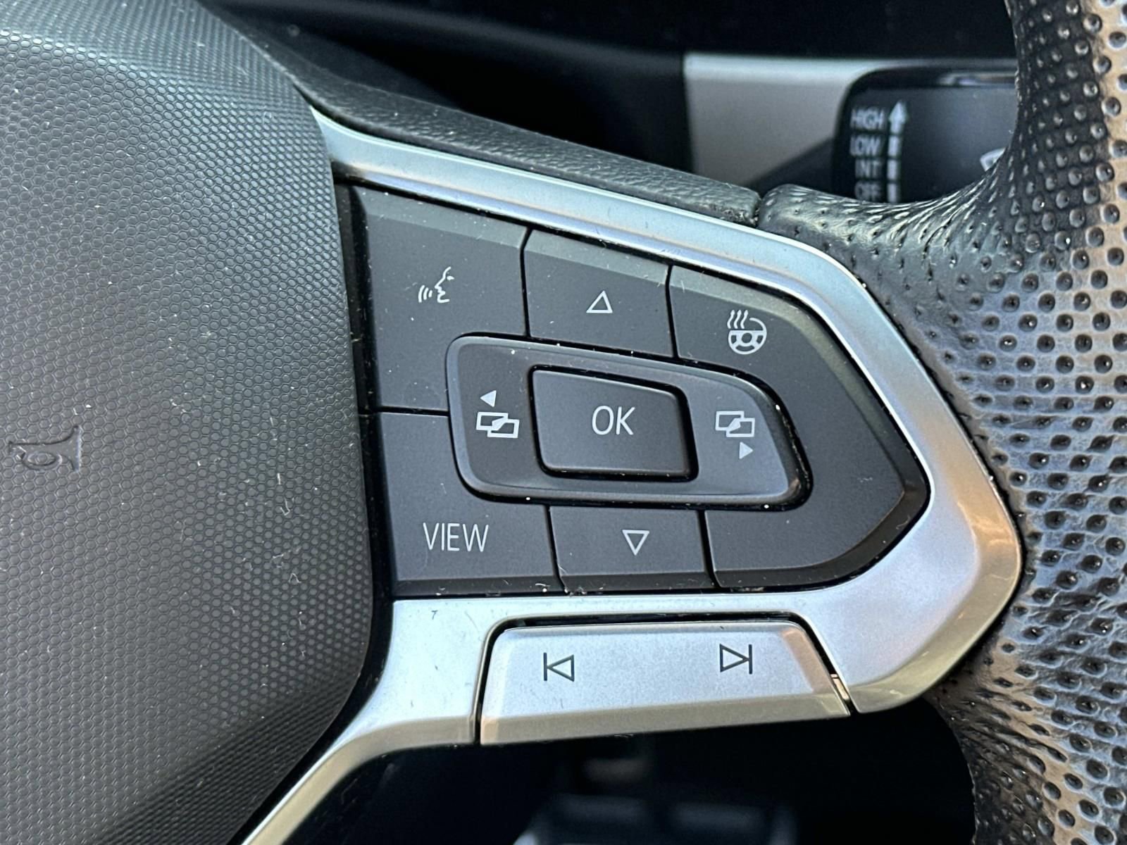 Used 2021 Volkswagen Atlas Cross Sport SEL R-Line image 23