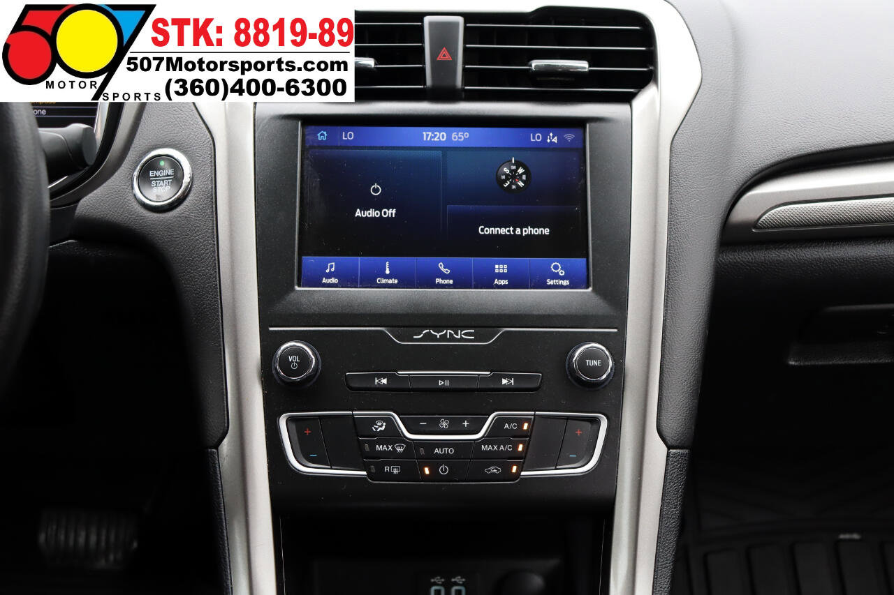 Used 2020 Ford Fusion SE image 18