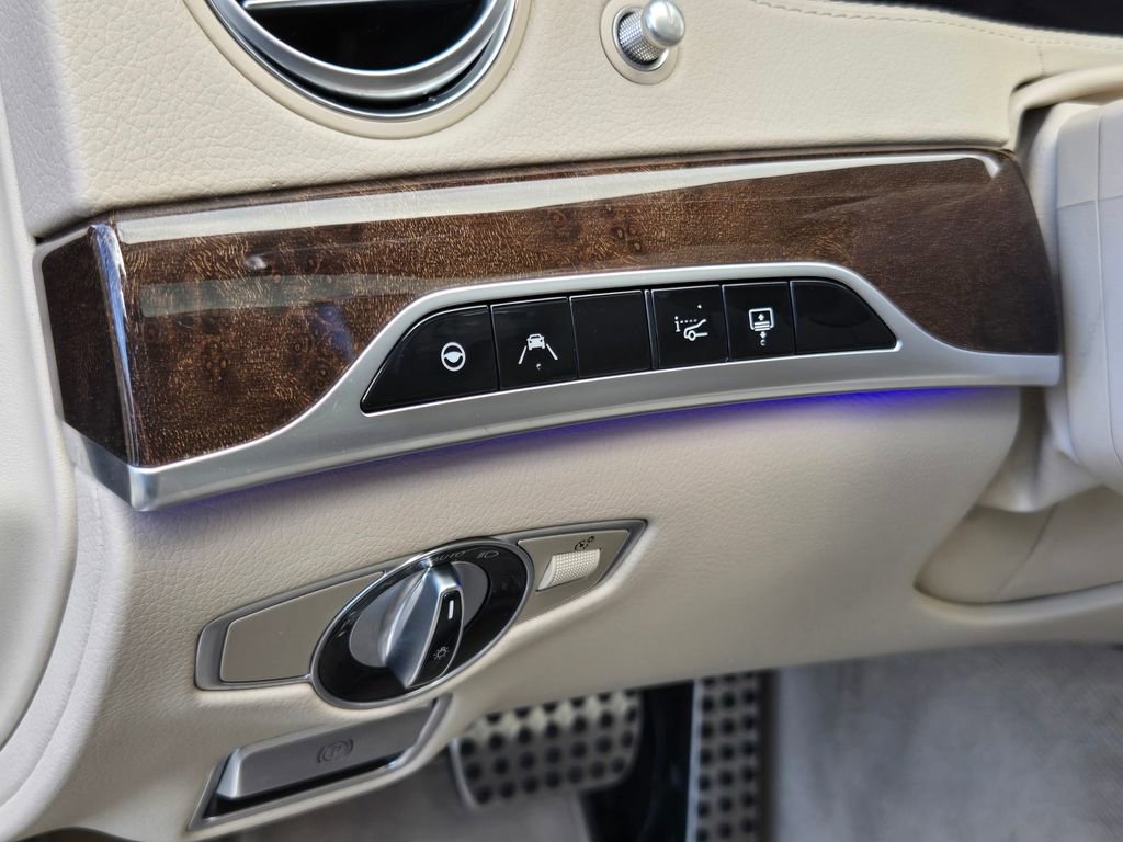 Used 2019 Mercedes-Benz S 560 Sedan image 33