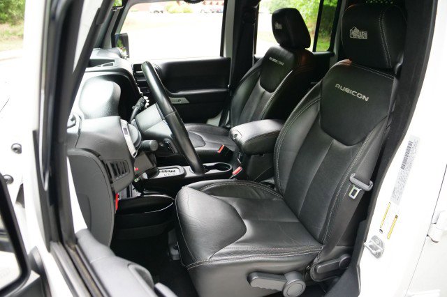 Used 2016 Jeep Wrangler Unlimited Rubicon AWD/4WD image 3