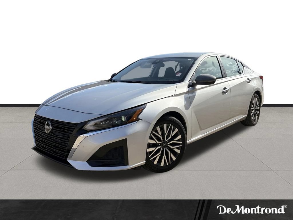 Used 2024 Nissan Altima 2.5 SV
