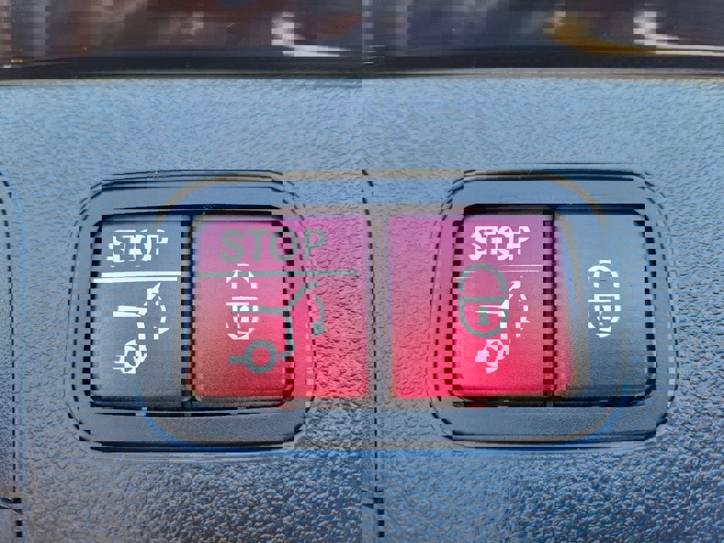 Used 2021 Mercedes-Benz GLC 300 4MATIC image 9