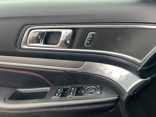 Used 2016 Ford Explorer Sport image 16