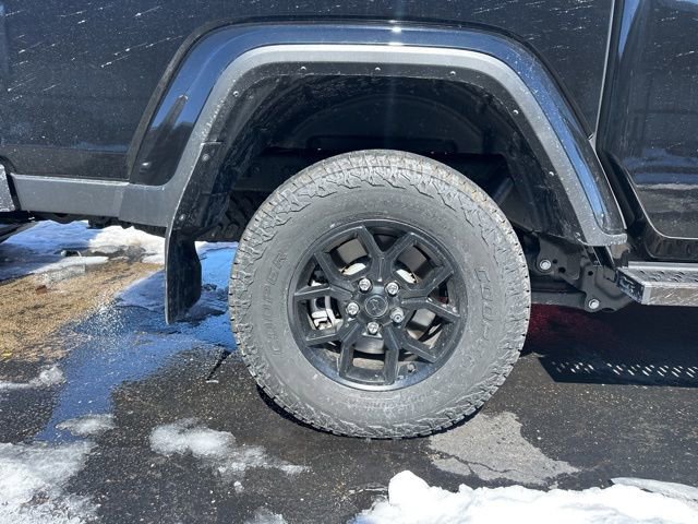 Used 2024 Jeep Gladiator Willys image 9