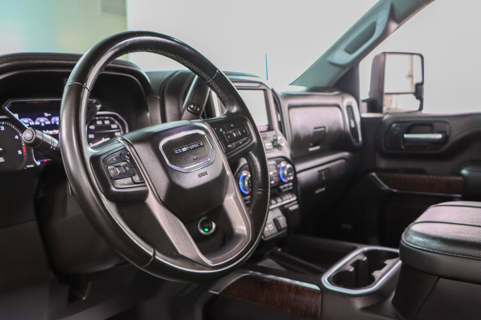 Used 2023 GMC Sierra 2500 Denali image 26
