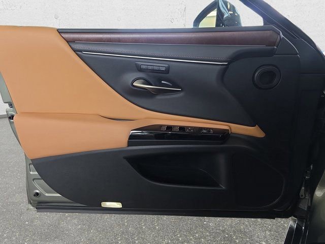Certified 2025 Lexus ES 300h w/ Premium Package image 25
