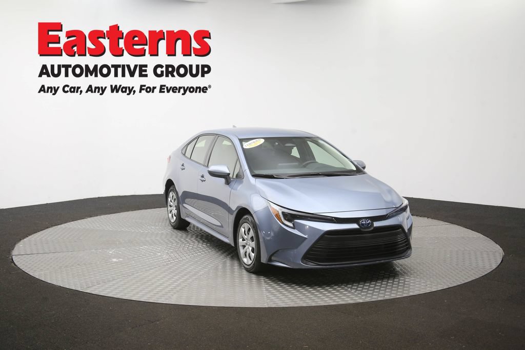 Used 2025 Toyota Corolla LE FWD image 44