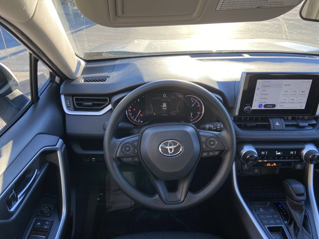 Used 2025 Toyota RAV4 XLE image 8