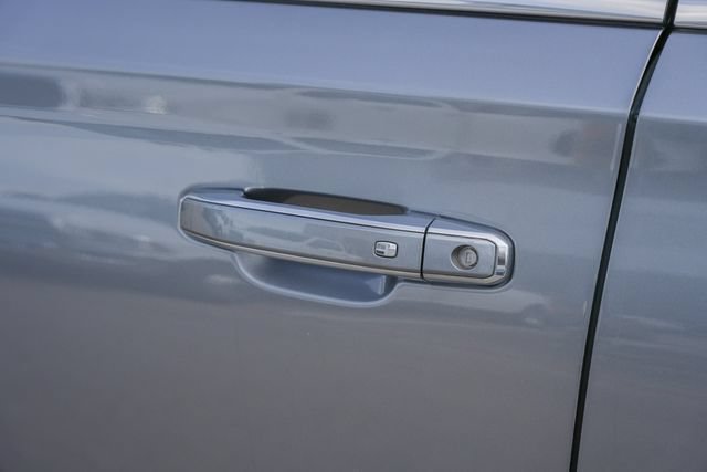 Used 2020 GMC Yukon Denali RWD image 11